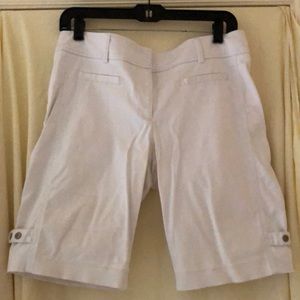 Cache White Bermuda Short
